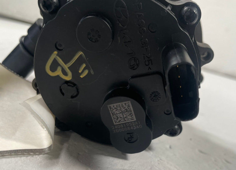 Load image into Gallery viewer, 2025-2026 HYUNDAI IONIQ 5 ENGINE MOTOR AUXILIARY WATER COOLANT PUMP # 112566
