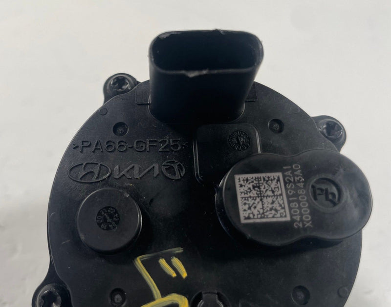 Load image into Gallery viewer, 2025-2026 HYUNDAI IONIQ 5 ENGINE MOTOR AUXILIARY WATER COOLANT PUMP # 112566
