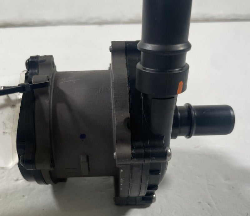 Load image into Gallery viewer, 2025-2026 HYUNDAI IONIQ 5 ENGINE MOTOR AUXILIARY WATER COOLANT PUMP # 112566
