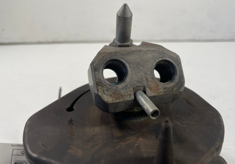 Load image into Gallery viewer, 2022-2026 TOYOTA TUNDRA FRONT LEFT ENGINE MOUNT INSULATOR BRACKET # 108360

