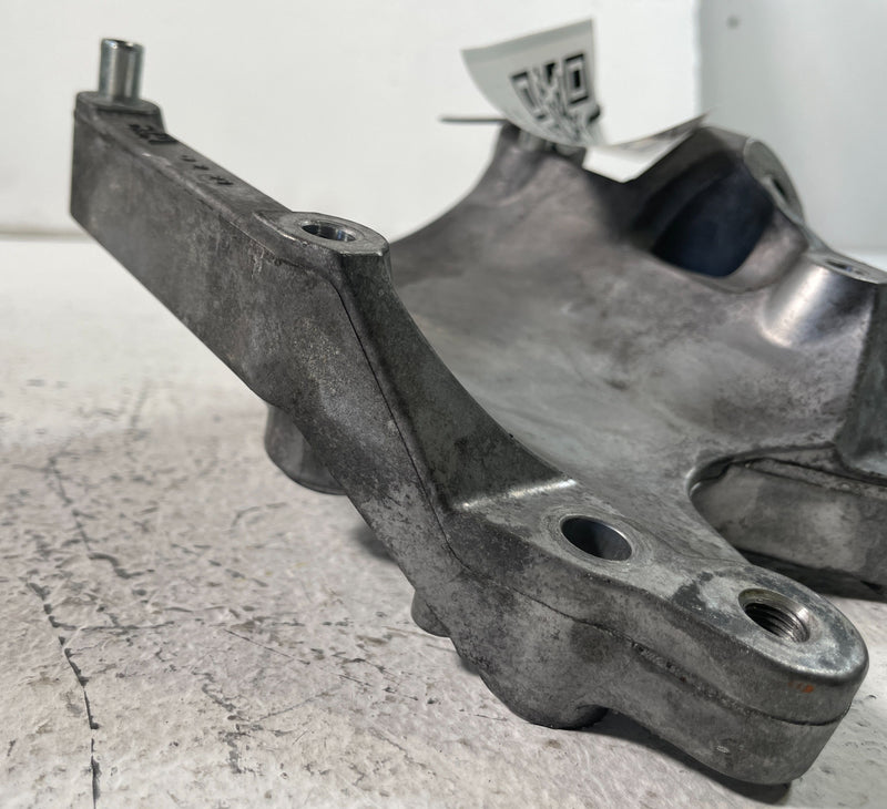 Load image into Gallery viewer, 23-25 HONDA PILOT A/C AIR CONDITIONING COMPRESSOR MOUNT SUPPORT BRACKET # 105825
