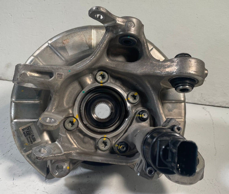 Load image into Gallery viewer, 2019 - 2023 GENESIS G70 REAR RIGHT PASSENGER SIDE SPINDLE KNUCKLE W/ HUB #113902
