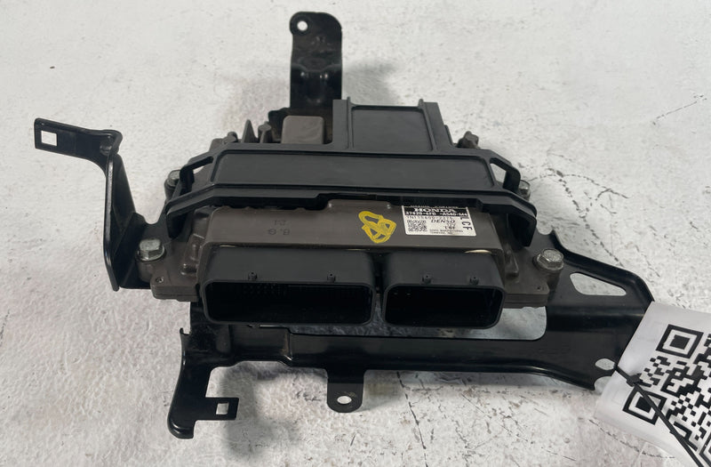 Load image into Gallery viewer, 23-24 HONDA PILOT AWD ENGINE &amp; BODY CONTROL MODULE ECM BCM W/KEY FOB 3.0L 105786
