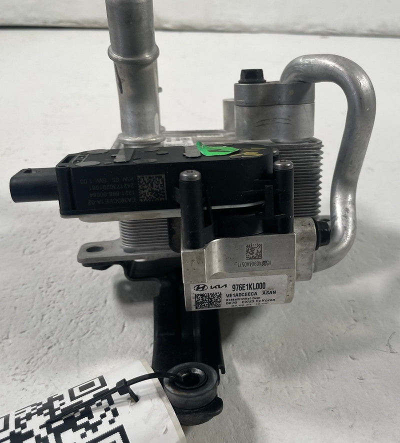 Load image into Gallery viewer, 2025 HYUNDAI IONIQ 5 A/C HEATER EVAPORATOR CORE COOLER CHILLER &amp; VALVE # 112551
