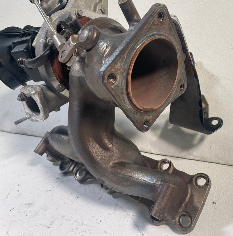 Load image into Gallery viewer, 2021 - 2023 GENESIS G70 ENGINE EXHAUST MANIFOLD TURBOCHARGER 2.0L # 113924
