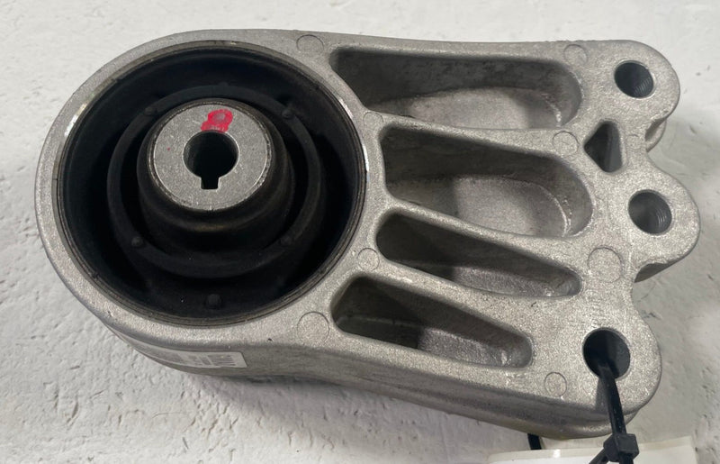 Load image into Gallery viewer, 2022-2025 HYUNDAI IONIQ 5 REAR RIGHT ENGINE MOTOR SUPPORT MOUNT BRACKET # 112557
