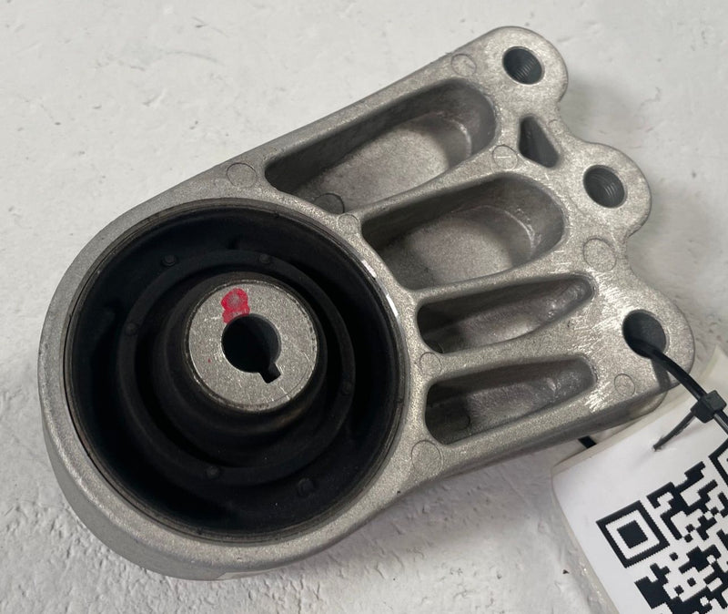 Load image into Gallery viewer, 2022-2025 HYUNDAI IONIQ 5 REAR RIGHT ENGINE MOTOR SUPPORT MOUNT BRACKET # 112557
