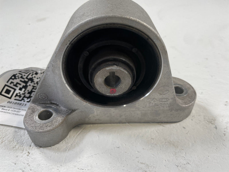 Load image into Gallery viewer, 22-25 HYUNDAI IONIQ 5 6 FRONT RIGHT SUSPENSION MOUNT SUPPORT BRACKET # 109815
