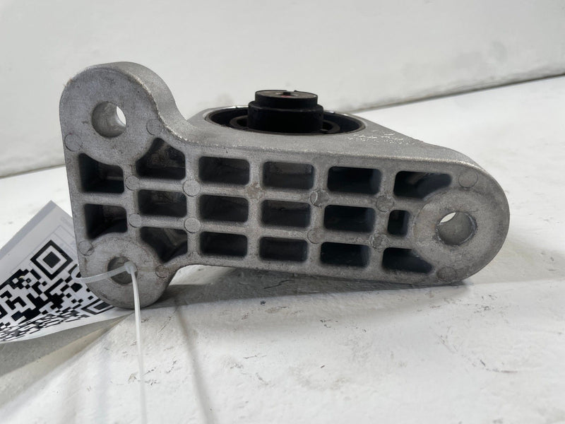 Load image into Gallery viewer, 22-25 HYUNDAI IONIQ 5 6 FRONT RIGHT SUSPENSION MOUNT SUPPORT BRACKET # 109815
