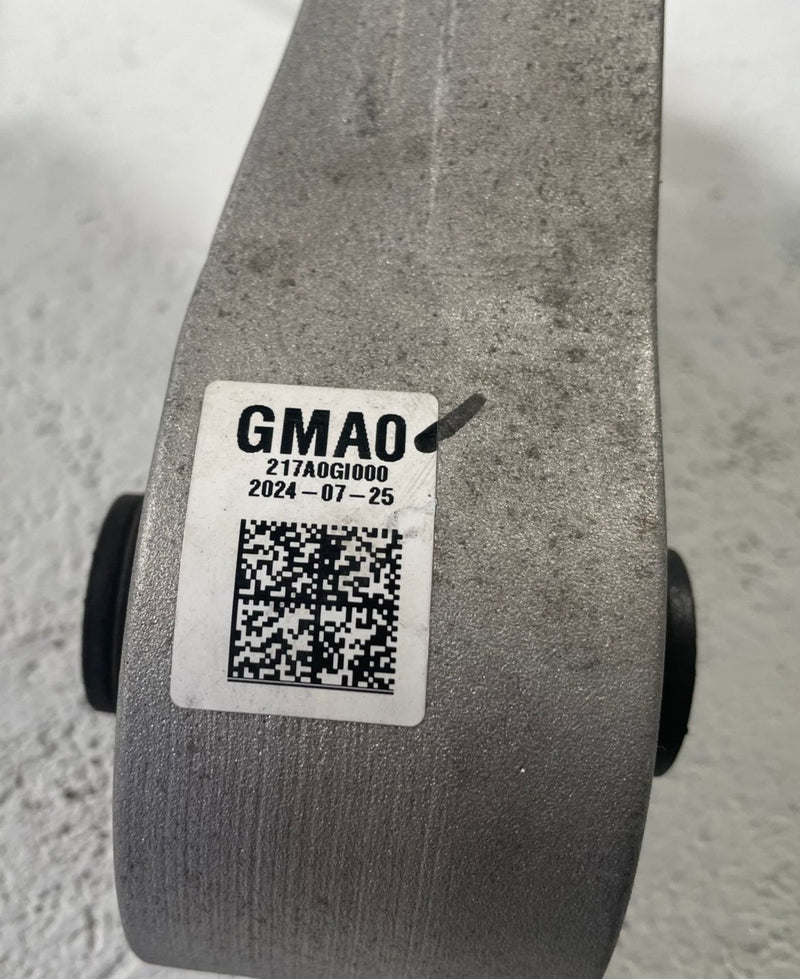 Load image into Gallery viewer, 2022-2025 HYUNDAI IONIQ 5 REAR RIGHT ENGINE MOTOR SUPPORT MOUNT BRACKET # 112557

