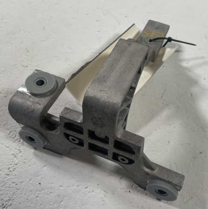 Load image into Gallery viewer, 2025 HYUNDAI IONIQ 5 ELECTRIC COOLANT COOLING WATER PUMP BRACKET # 112552
