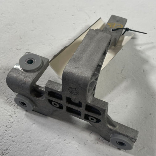 2025 HYUNDAI IONIQ 5 ELECTRIC COOLANT COOLING WATER PUMP BRACKET