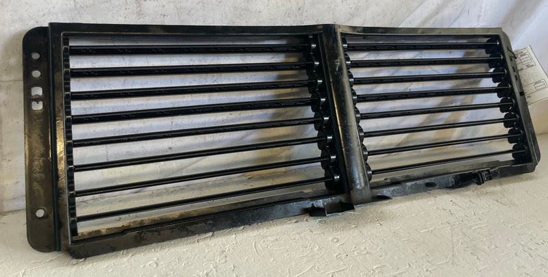 Load image into Gallery viewer, 25-26 CHEVROLET EQUINOX RADIATOR UPPER SHUTTER DUCT AIR DEFLECTOR GUIDE # 111371
