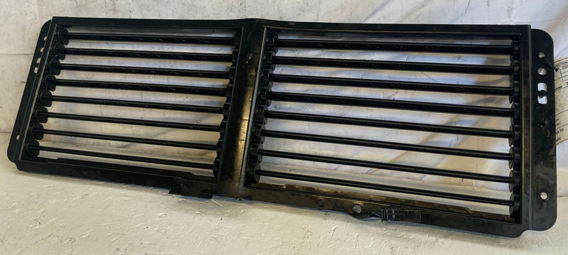 Load image into Gallery viewer, 25-26 CHEVROLET EQUINOX RADIATOR UPPER SHUTTER DUCT AIR DEFLECTOR GUIDE # 111371

