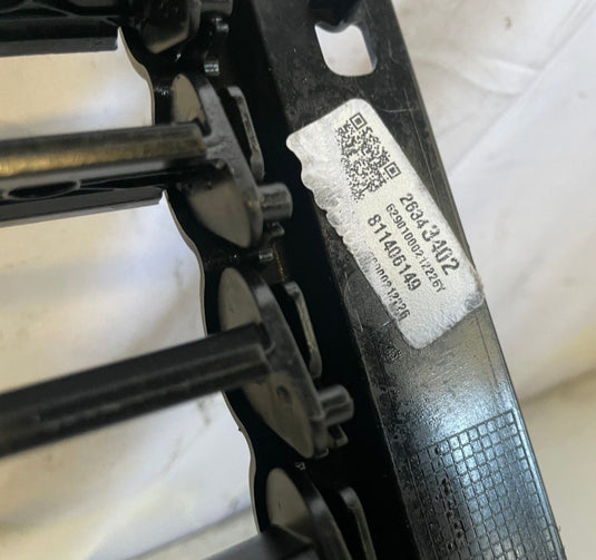 25-26 CHEVROLET EQUINOX RADIATOR UPPER SHUTTER DUCT AIR DEFLECTOR GUIDE