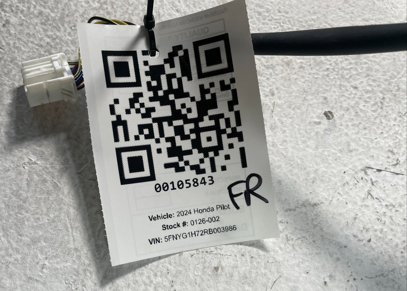 Load image into Gallery viewer, 2023-2025 HONDA PILOT FRONT RIGHT SIDE REAR VIEW DOOR MIRROR W/O CAMERA # 105843
