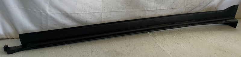 Load image into Gallery viewer, 2025-2026 CHEVROLET EQUINOX FRONT LEFT SIDE SKIRT ROCKER PANEL MOLDING # 111415
