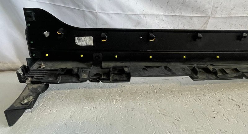 Load image into Gallery viewer, 2025-2026 CHEVROLET EQUINOX FRONT LEFT SIDE SKIRT ROCKER PANEL MOLDING # 111415
