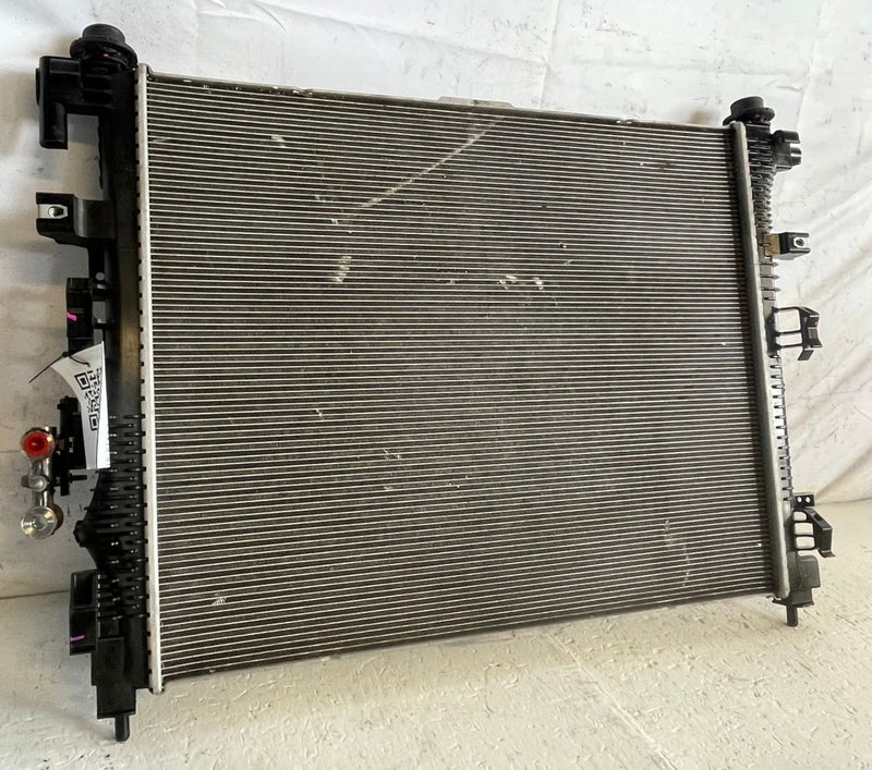 Load image into Gallery viewer, 23-26 CHEVROLET EQUINOX ENGINE COOLING RADIATOR ASSEMBLY 1.5L 84989891 # 111395
