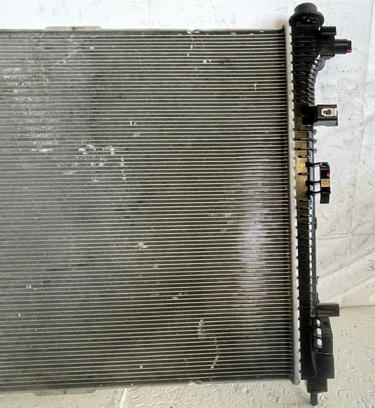 23-26 CHEVROLET EQUINOX ENGINE COOLING RADIATOR ASSEMBLY 1.5L 84989891