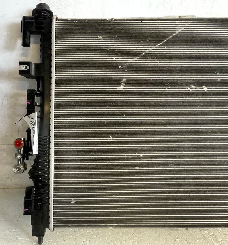 Load image into Gallery viewer, 23-26 CHEVROLET EQUINOX ENGINE COOLING RADIATOR ASSEMBLY 1.5L 84989891 # 111395
