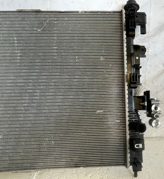23-26 CHEVROLET EQUINOX ENGINE COOLING RADIATOR ASSEMBLY 1.5L 84989891