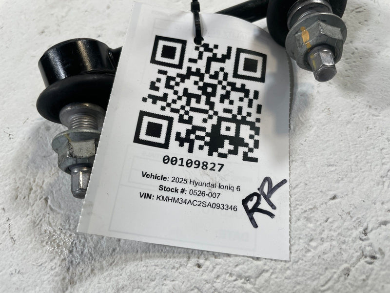 Load image into Gallery viewer, 2022-2025 HYUNDAI IONIQ 5 REAR RIGHT STABILIZER SWAY ANTI ROLL BAR LINK # 109827
