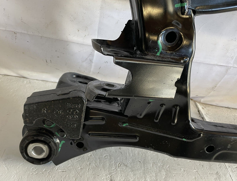 Load image into Gallery viewer, 24-25 HYUNDAI SANTA FE FWD REAR SUSPENSION CRADLE CROSSMEMBER SUBFRAME # 106962
