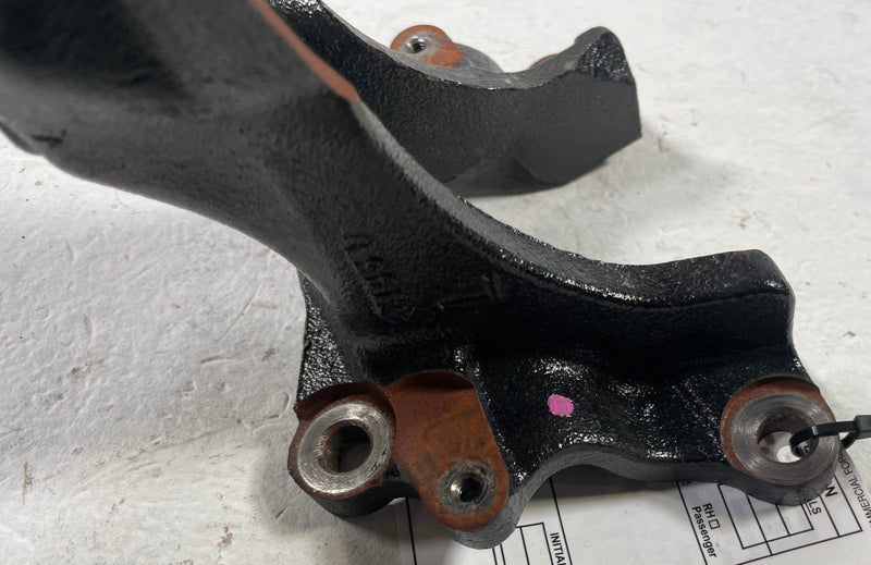 Load image into Gallery viewer, 2022-2026 TOYOTA TUNDRA SEQUOIA FRONT LEFT ENGINE FRAME MOUNT BRACKET # 108359
