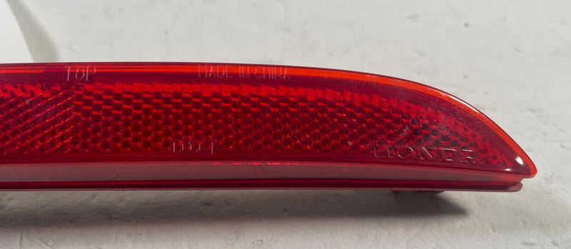 Load image into Gallery viewer, 2025-2026 ACURA ADX REAR RIGHT PASSENGER SIDE BUMPER REFLECTOR LIGHT LAMP 113964
