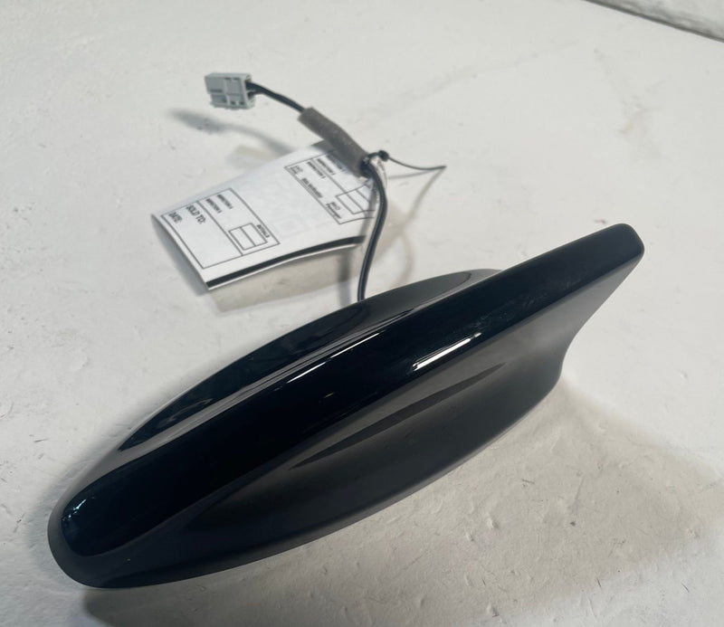 Load image into Gallery viewer, 25-26 ACURA ADX TOP ROOF SATELLITE SHARK FIN RADIO ANTENNA BLACK NH731P # 113952
