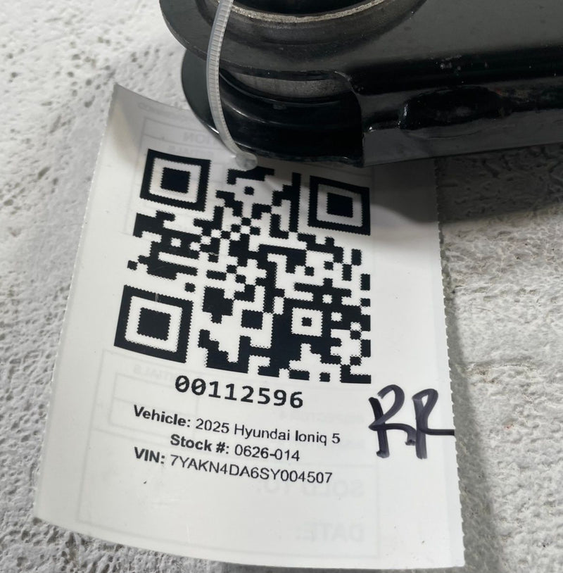 Load image into Gallery viewer, 2025-2026 HYUNDAI IONIQ 5 REAR RIGHT SIDE UPPER REARWARD CONTROL ARM # 112596
