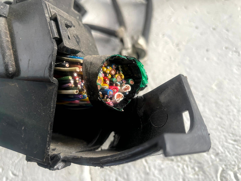 Load image into Gallery viewer, 2022-2023 MAZDA CX-5 FRONT ENGINE BAY FUSE BOX WIRE HARNESS KPF6-67-010 # 113794
