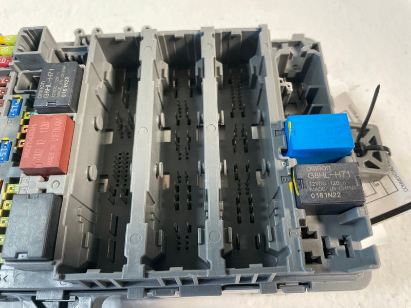 Load image into Gallery viewer, 2019 - 2022 ACURA ILX UNDER DASH CABIN FUSE RELAY JUNCTION BLOCK BOX # 107002
