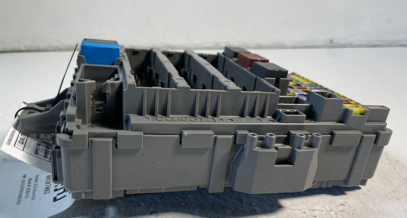 Load image into Gallery viewer, 2019 - 2022 ACURA ILX UNDER DASH CABIN FUSE RELAY JUNCTION BLOCK BOX # 107002
