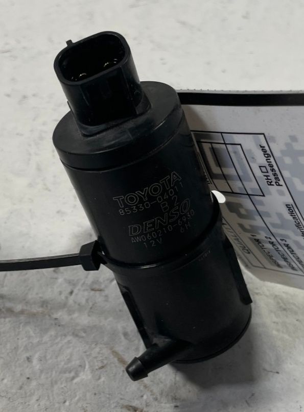 Load image into Gallery viewer, 2016 - 2026 TOYOTA TUNDRA TACOMA CAMRY FRONT WINDSHIELD WASHER PUMP # 108417
