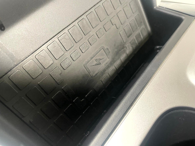 Load image into Gallery viewer, 2020 - 2025 FORD EXPLORER FRONT CENTER CONSOLE GEAR SHIFTER TRIM PANEL # 111082
