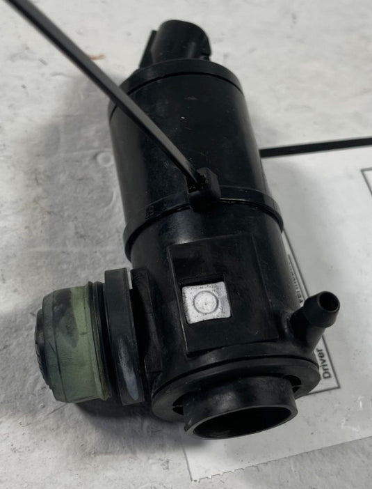 2016 - 2026 TOYOTA TUNDRA TACOMA CAMRY FRONT WINDSHIELD WASHER PUMP