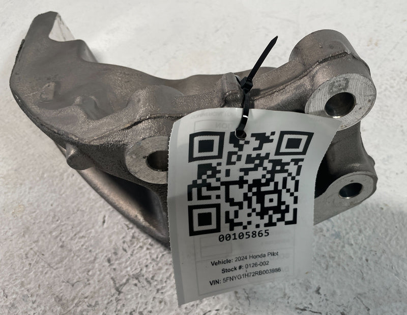 Load image into Gallery viewer, 2023 - 2025 HONDA PILOT REAR ENGINE MOUNT BRACKET 50610-T90-A01 # 105865
