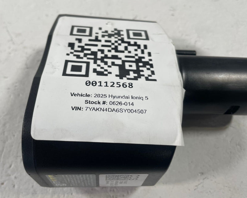 Load image into Gallery viewer, 2025 HYUNDAI IONIQ 5 NACS TO CCS1 DC FAST CHARGING ADAPTER 350KW # 112568

