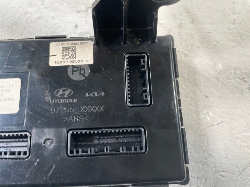 Load image into Gallery viewer, 2023-2025 HYUNDAI IONIQ 6 HEAT PUMP COMPUTER CONTROL MODULE UNIT # 109803
