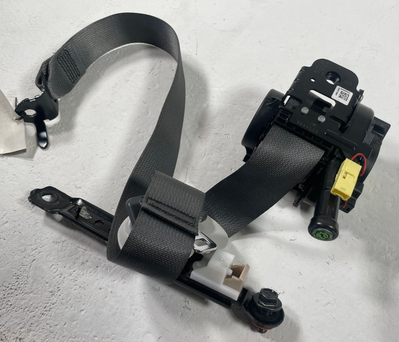 Load image into Gallery viewer, 2022 - 2026 HYUNDAI IONIQ 5 FRONT RIGHT PASSENGER SEAT BELT RETRACTOR # 112580
