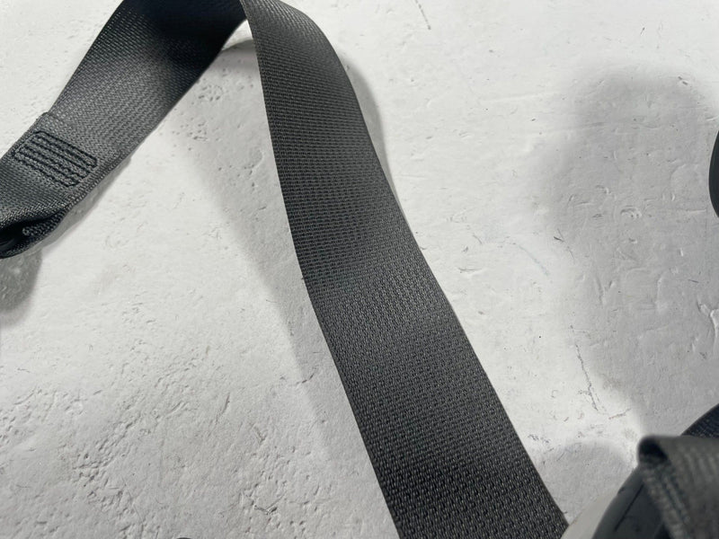 Load image into Gallery viewer, 2022 - 2026 HYUNDAI IONIQ 5 FRONT RIGHT PASSENGER SEAT BELT RETRACTOR # 112580
