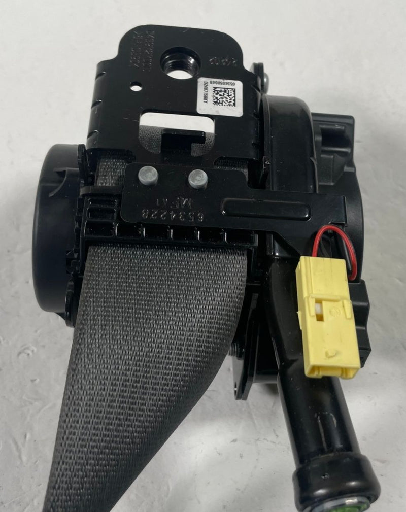 Load image into Gallery viewer, 2022 - 2026 HYUNDAI IONIQ 5 FRONT RIGHT PASSENGER SEAT BELT RETRACTOR # 112580
