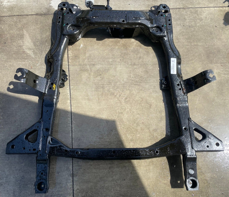 Load image into Gallery viewer, 25-26 CHEVROLET EQUINOX FWD FRONT SUSPENSION SUBFRAME CROSSMEMBER CRADLE #111402
