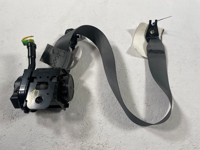 Load image into Gallery viewer, 2024 - 2026 HYUNDAI IONIQ 5 REAR RIGHT PASSENGER SEAT BELT RETRACTOR # 112584
