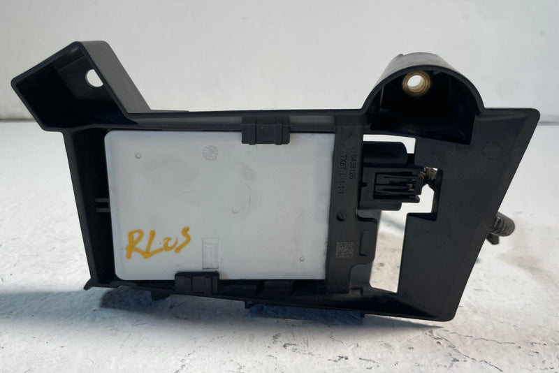 Load image into Gallery viewer, 2019-2022 ACURA ILX REAR LEFT BLIND SPOT RADAR SENSOR MODULE W/ BRACKET # 107018
