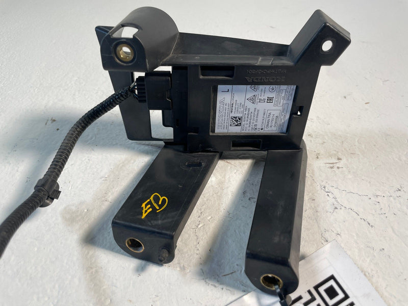 Load image into Gallery viewer, 2019-2022 ACURA ILX REAR LEFT BLIND SPOT RADAR SENSOR MODULE W/ BRACKET # 107018
