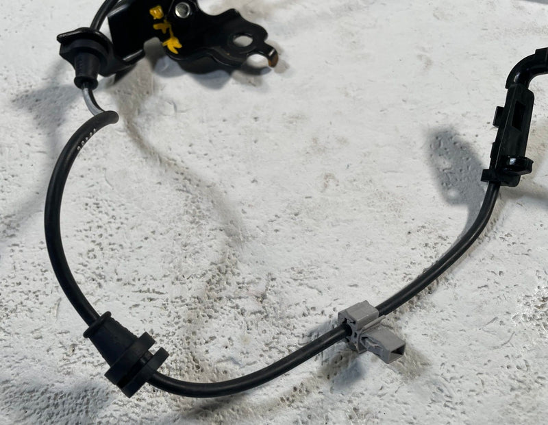 Load image into Gallery viewer, 2025 - 2026 ACURA ADX FRONT RIGHT PASSENGER SIDE ABS WHEEL SPEED SENSOR # 113962

