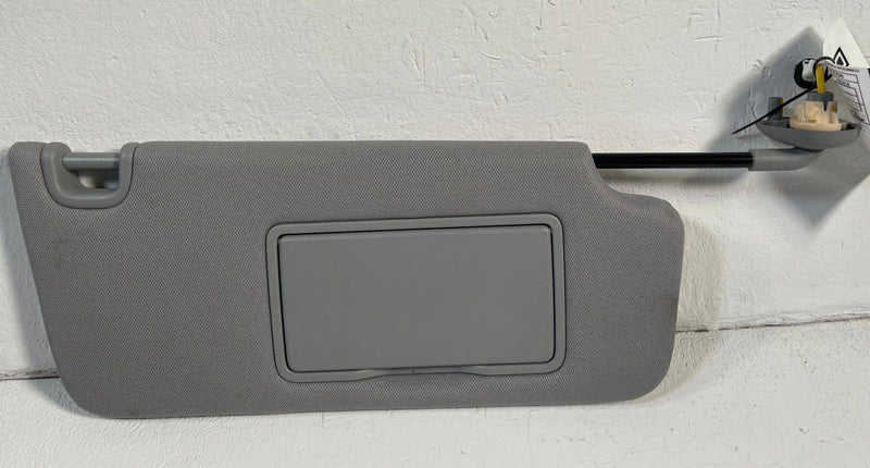 Load image into Gallery viewer, 2025-2026 ACURA ADX FRONT RIGHT PASSENGER SIDE SUN VISOR SUNVISOR GREY # 113961
